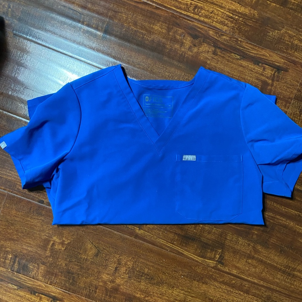 Figs Scrub Top